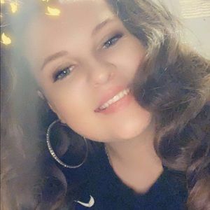 Meet your Posher, Dana